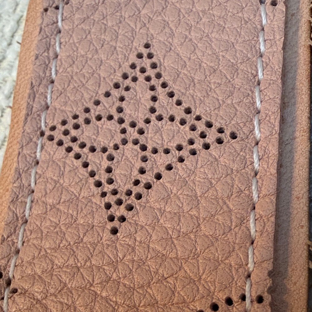Spark*l Authentic LV Mahina Mauve Pink Apple Watch Band - Large Apple Watch - Picture 8 of 9